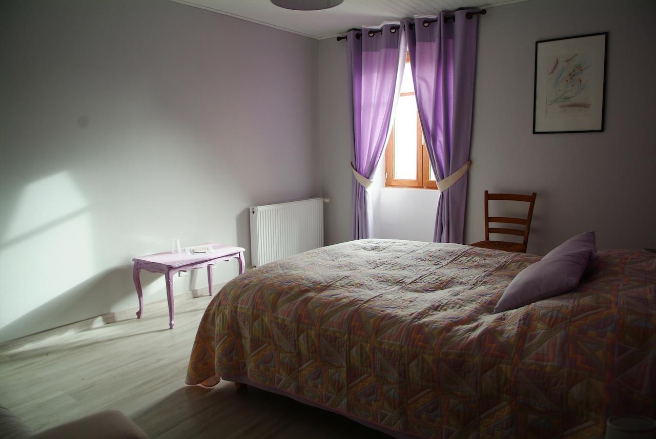 Domaine Des Aloets Bed & Breakfast Moire Room photo