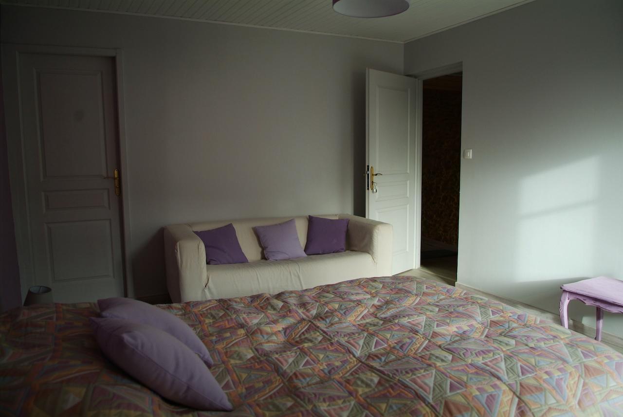 Domaine Des Aloets Bed & Breakfast Moire Room photo
